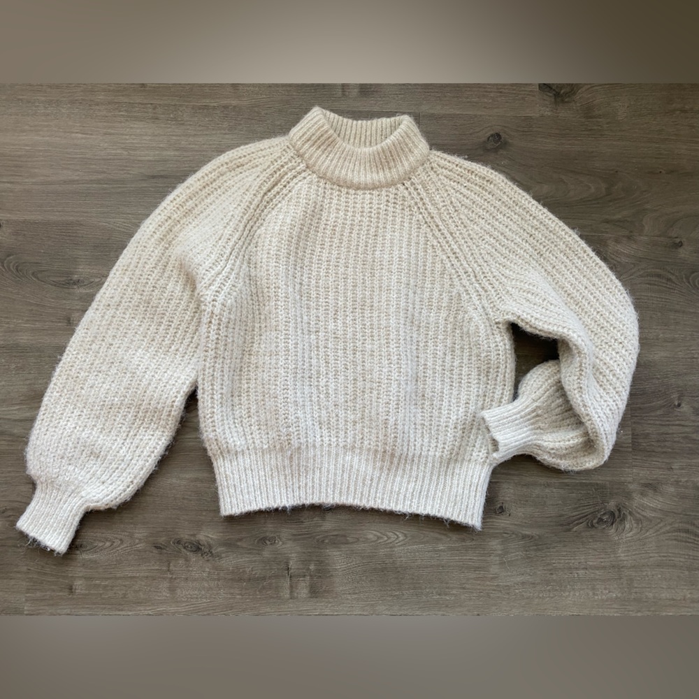 Cream knit king sleeved sweater, balloon sleeves, slightly cropped